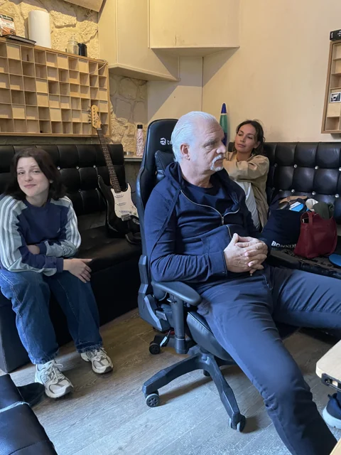 Santi — TF1 Production au Studio Light Up